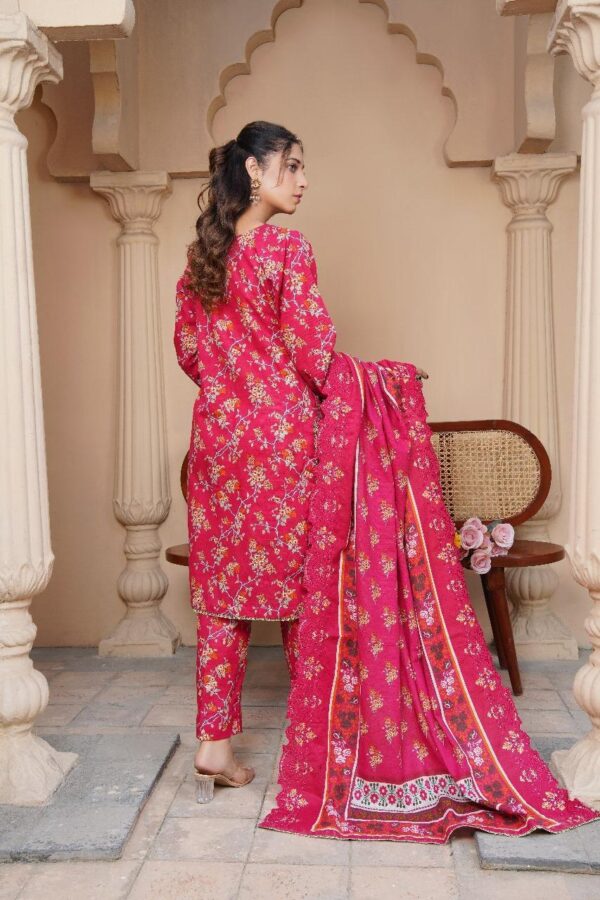 Stunning pink khaddar suit set 3 Pcs with embroidered and printed pattern - Image 2