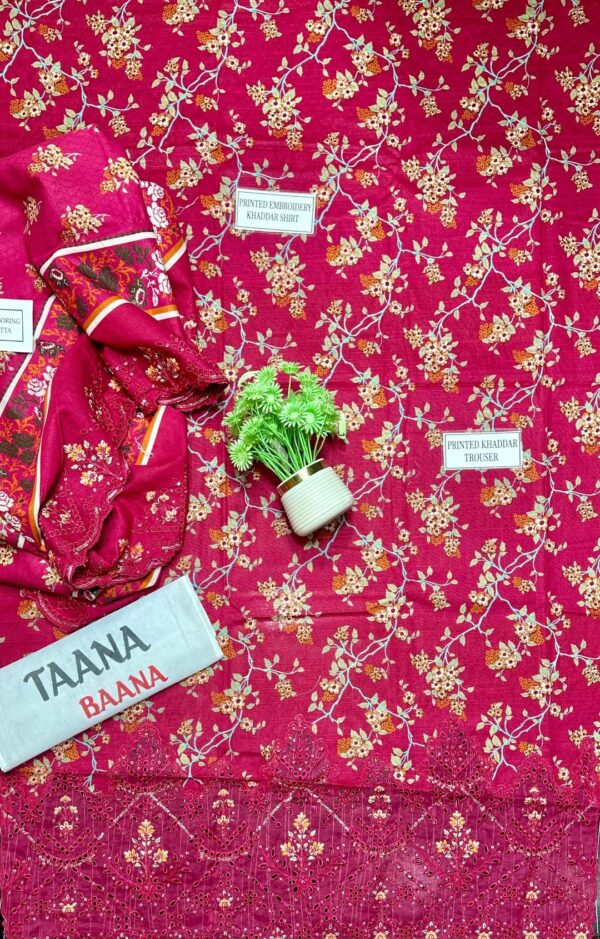Stunning pink khaddar suit set 3 Pcs with embroidered and printed pattern - Image 3